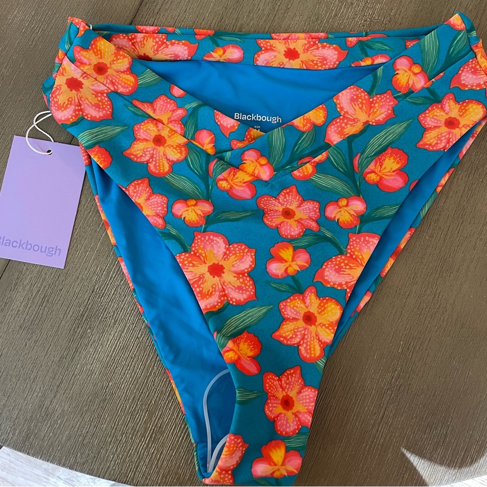 Blackbough Valentina high waist modest bottoms: Hawaiian sun print, size medium